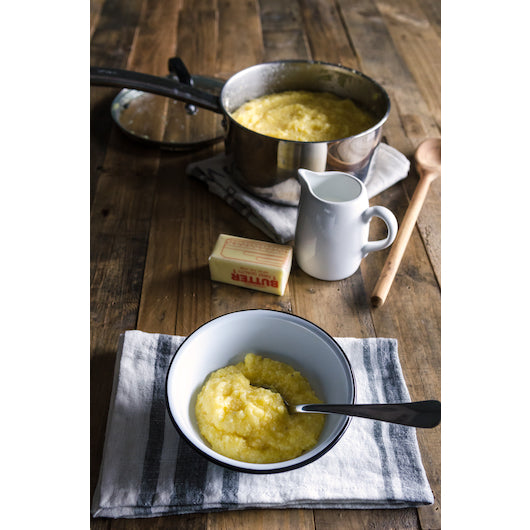 Bob's Red Mill Natural Foods Inc Corn Grits, 24 Ounces - 4 Per Case