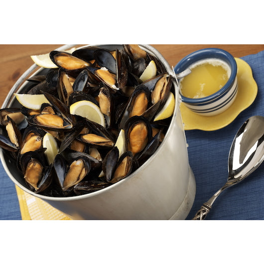 Oyster Bay Cooked In Shell Vacuum Packed Imported Chilean Farmed Mussels 1 Pound Each - 10 Per Case.
