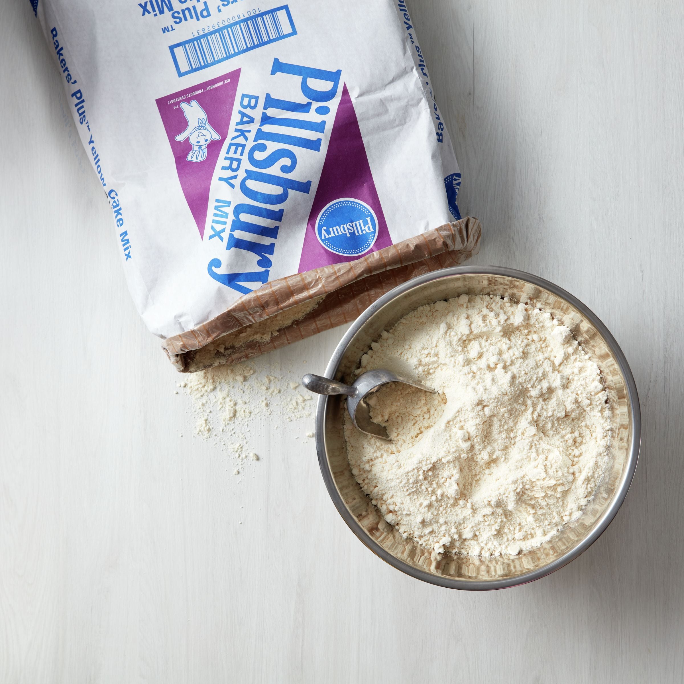 Pillsbury™ Bakers' Plus™ Cake Mix Yellow 50 Pound Each - 1 Per Case.