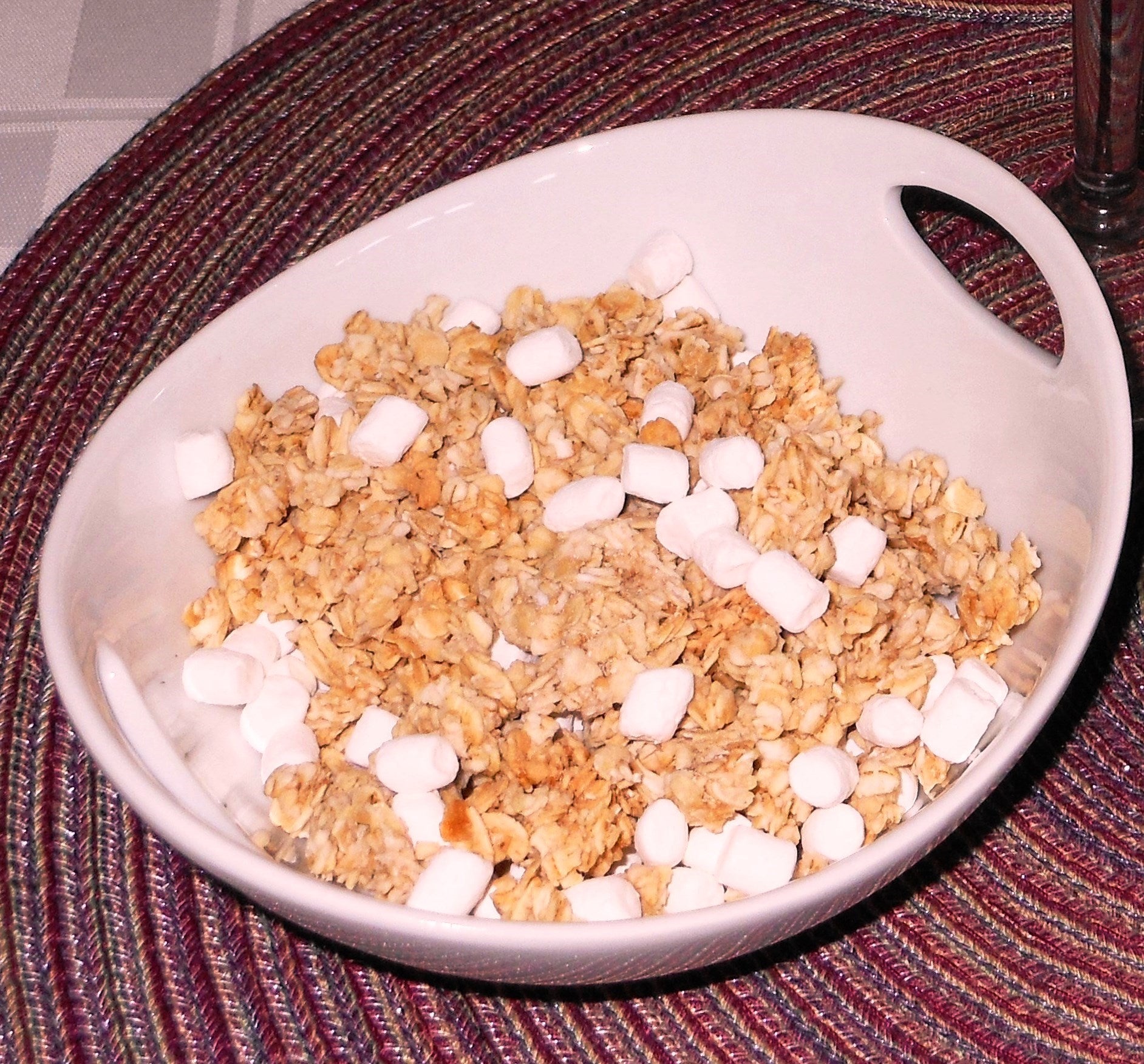 Rockin'ola Strawberry Granola With Mini Marshmallow 30 Grams Each - 250 Per Case.