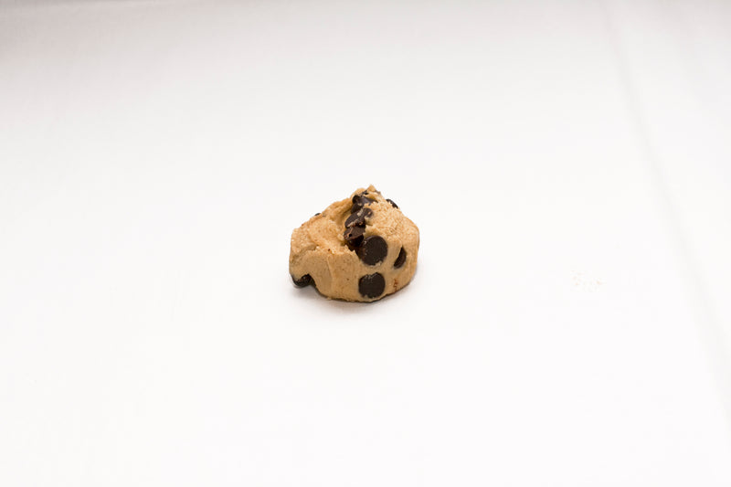David's Cookie Dough Chocolate Chip Traditional Frozen 1.3 Ounce Size - 240 Per Case.